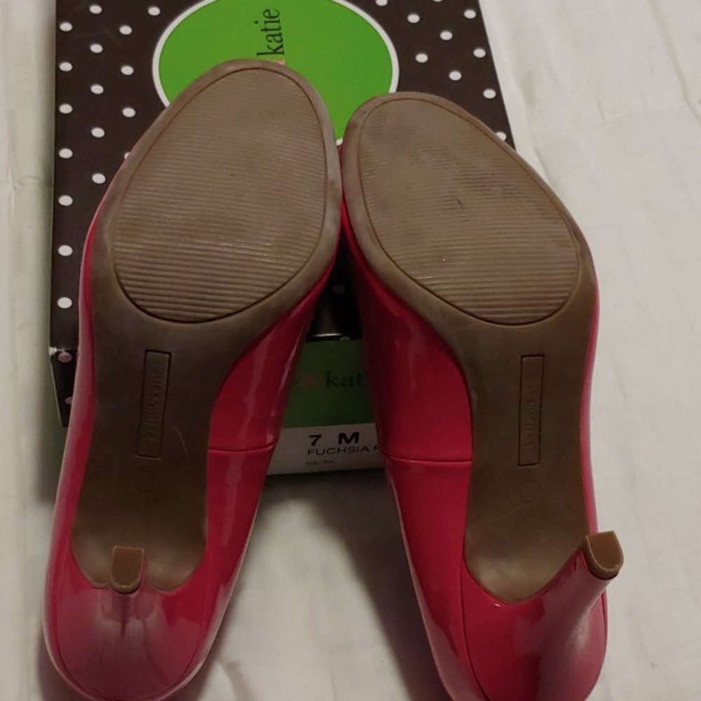 Pumps - Picture 4 of 9